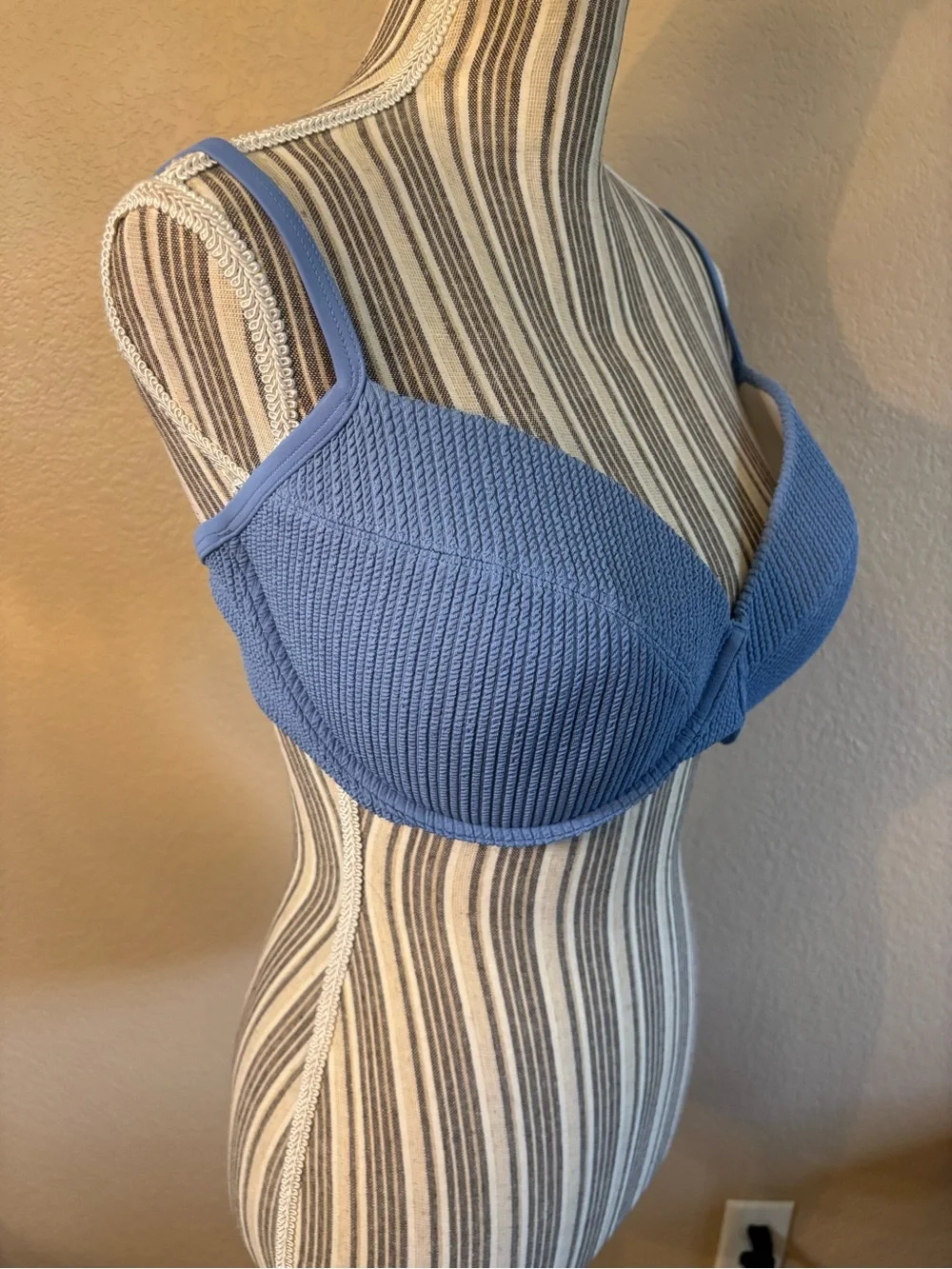 NWT PINK Victoria's Secret Bikini Top L-DD Blue Crinkle TexturePushup Underwire